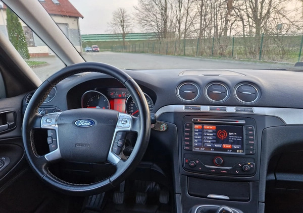 Ford Galaxy cena 39900 przebieg: 235000, rok produkcji 2012 z Elbląg małe 154